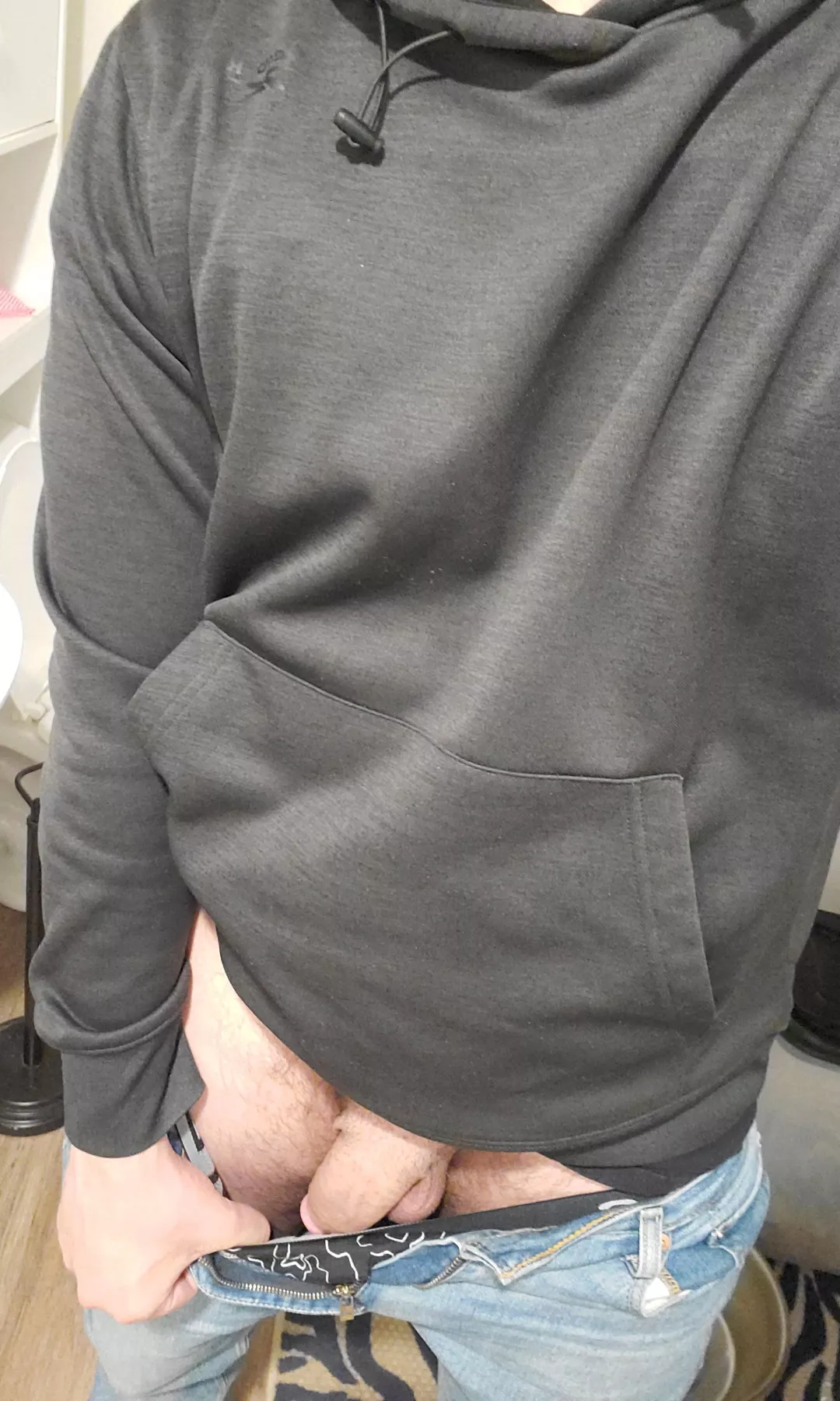 [24] Who wants to feel it? posted by jockmeat