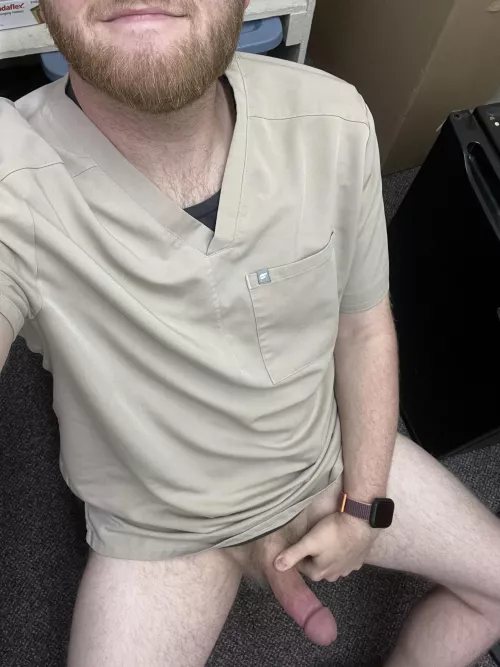 (30) married dad. Horny at work, as usual. Can’t keep it in my pants. by jasonbsmith9