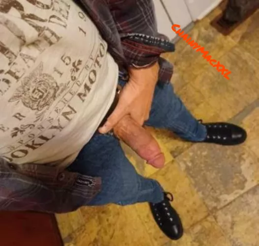 (41) Get on your knees before I head to work by ChainyMacXXL