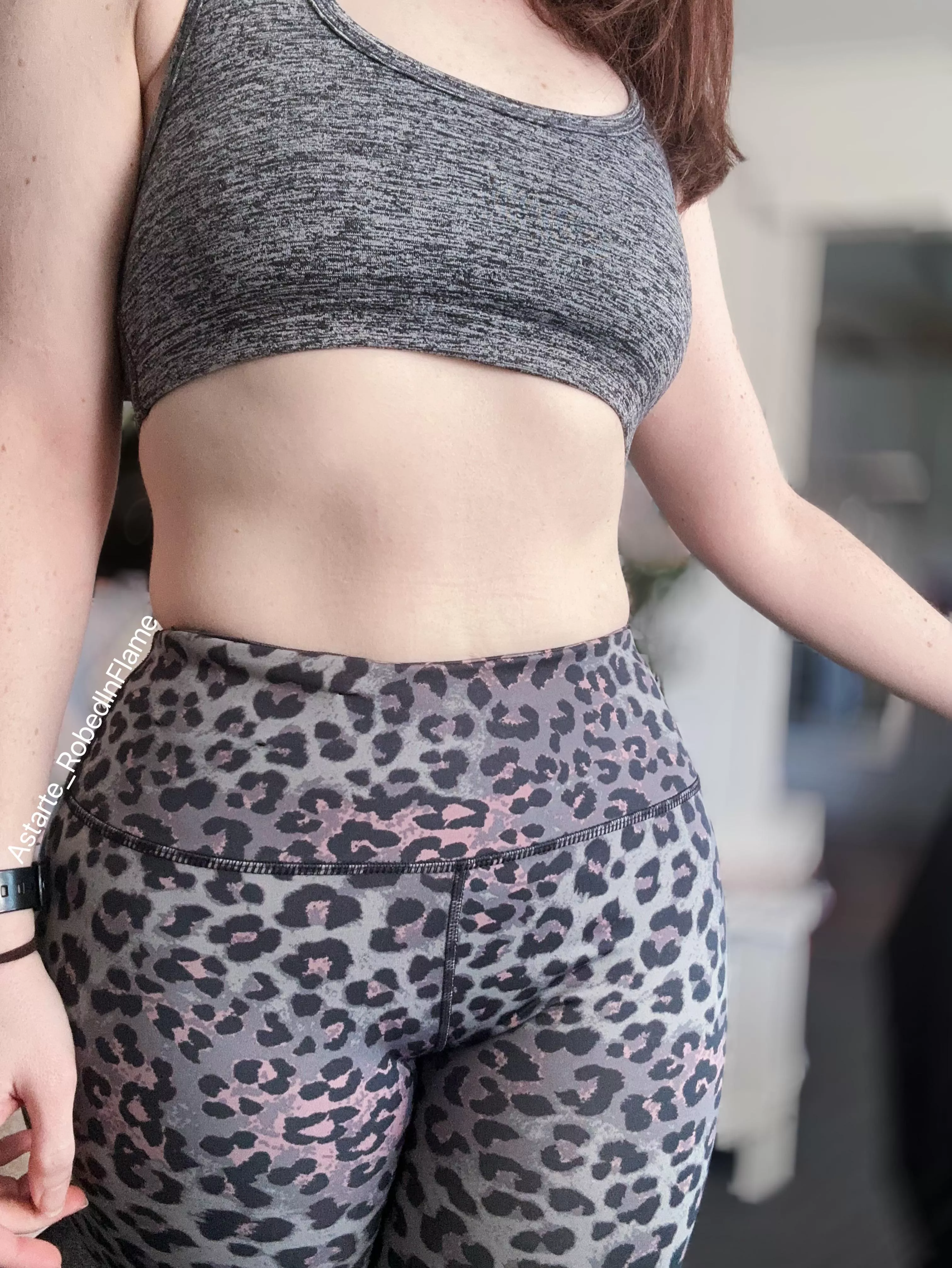 All that’s missing from my home-gym is a PT who makes house calls 😜(f) posted by Astarte_RobedInFlame