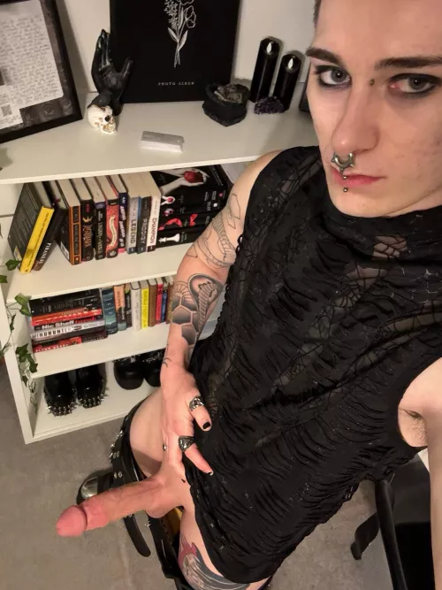 Anyone here into guyliner and big dicks? by PaytonTallSlim