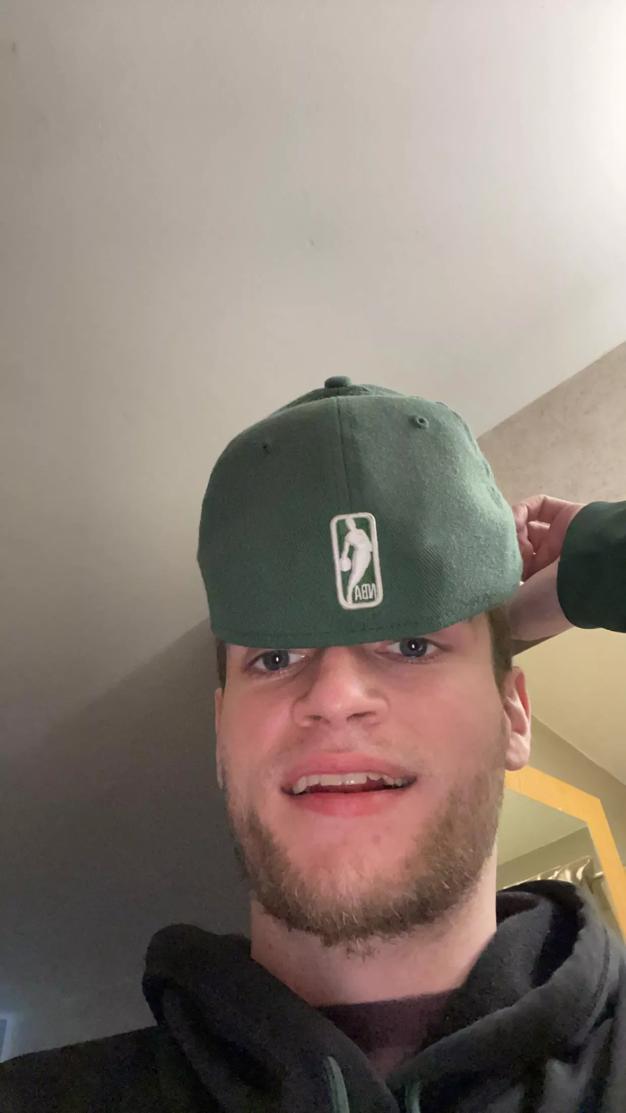 🧐Are you a cupcake? Because I’d lick the frosting off you🧁 posted by PlayboiKetchup