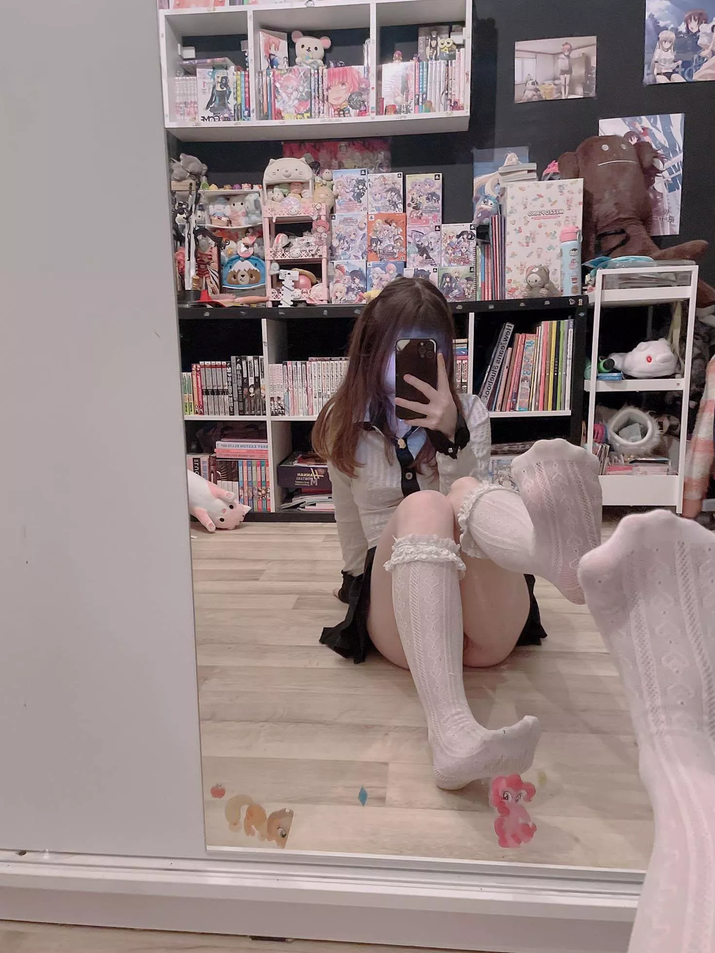 Be honest.. what do you think of thick 21yo girls like me? posted by goldenpupu