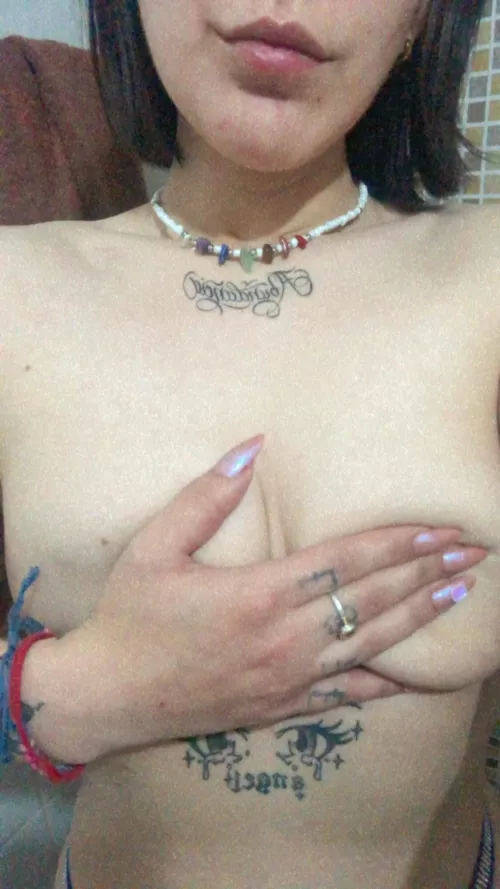 Beautiful tits and nails by Xloveagusx