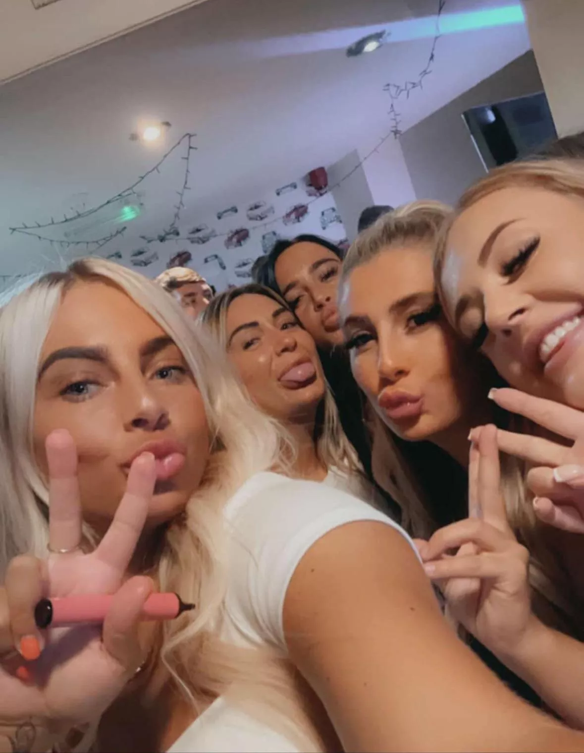 Chavs🥵 posted by AdIntelligent7796