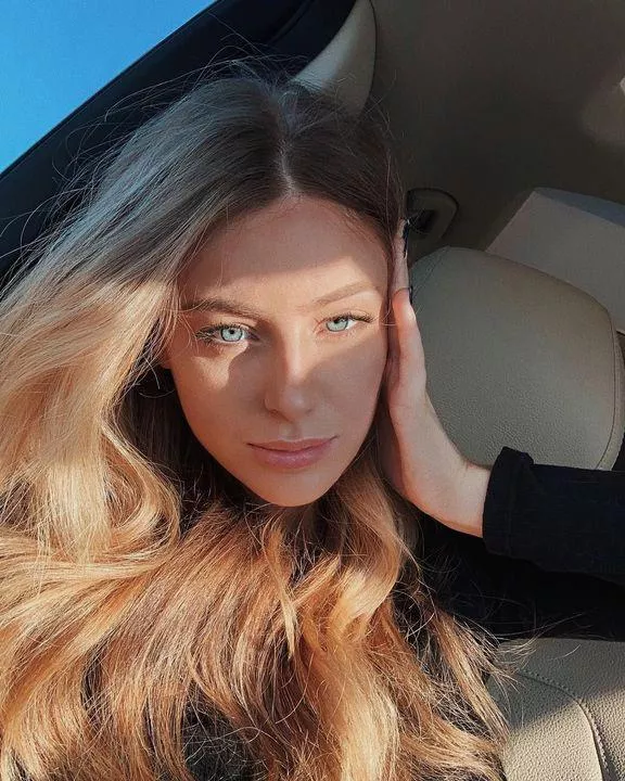 Daisy in the sun posted by cashmere1977_v3