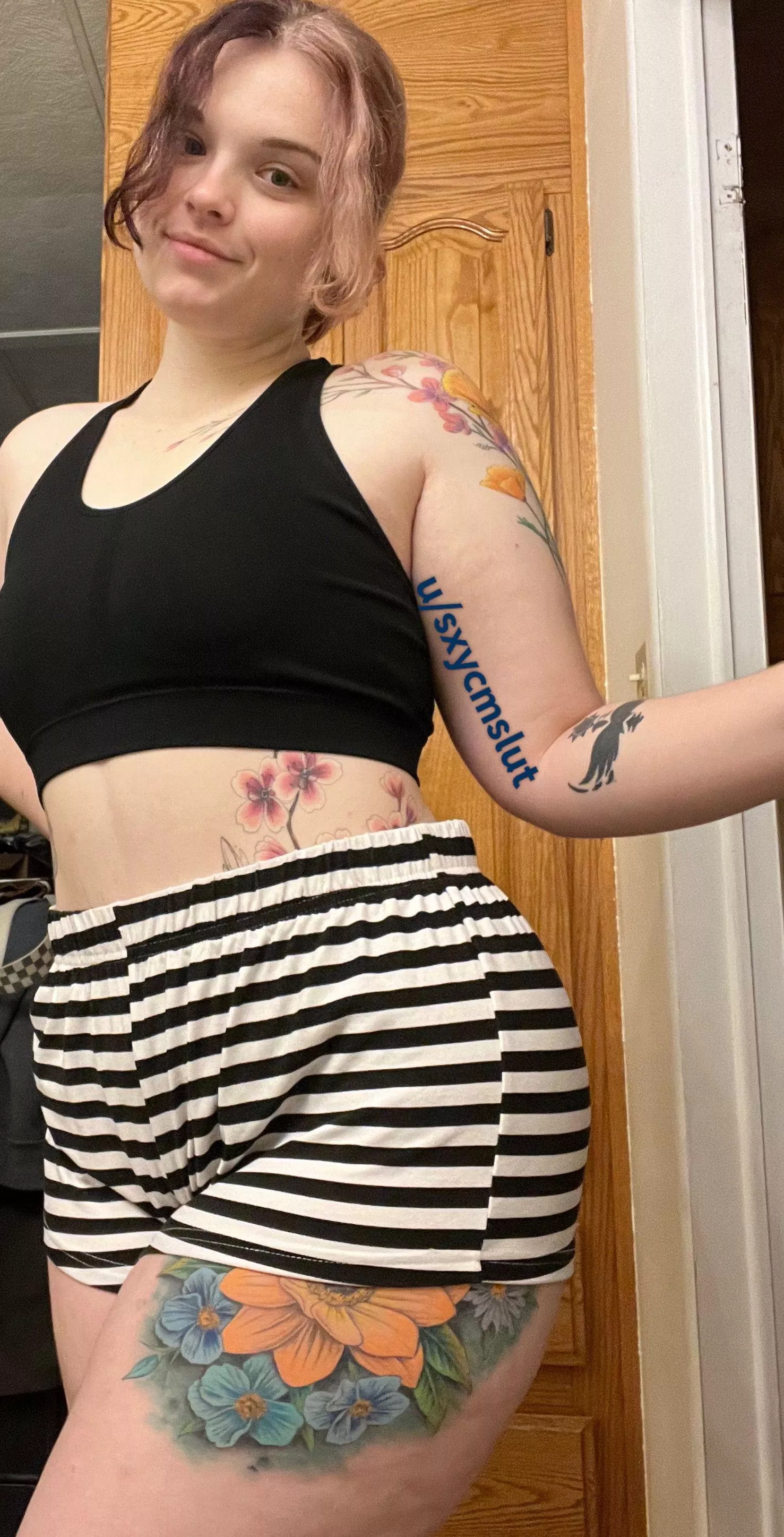 delicious curves posted by sxycmslut