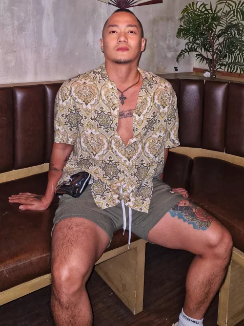 Did someone say manspreading 😆 by buzzcut_ben