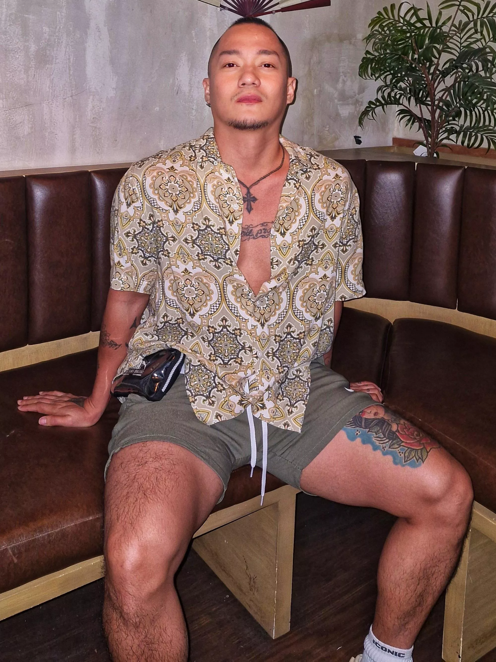 Did someone say manspreading 😆 posted by buzzcut_ben