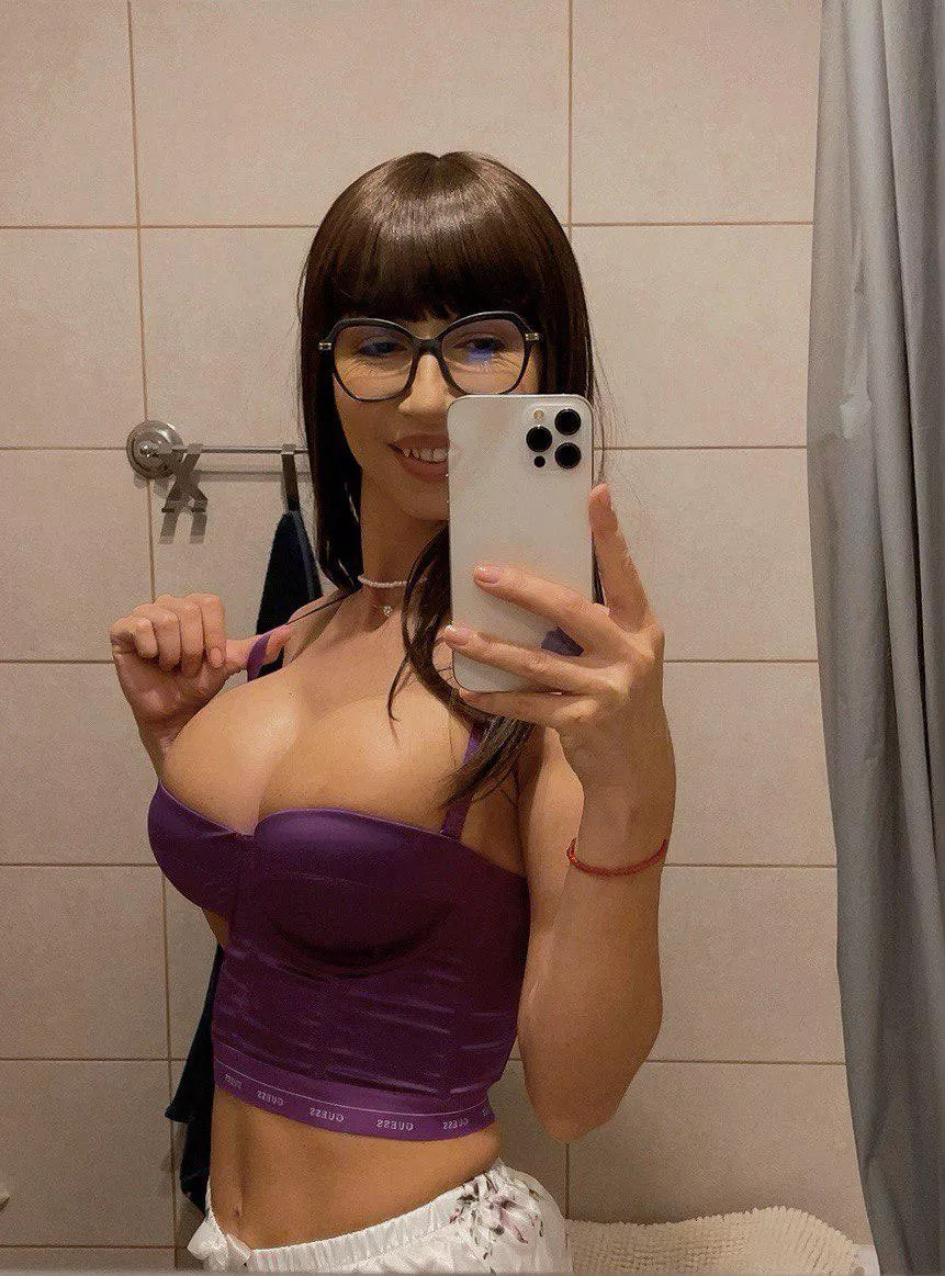 Do u wanna fuck them hard, i love to scream posted by earthami