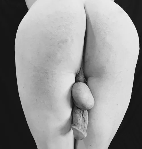 Do you wanna be the first to claim this “straight” cake? 🎂 💦🤤 by Extreme-Carrot-413