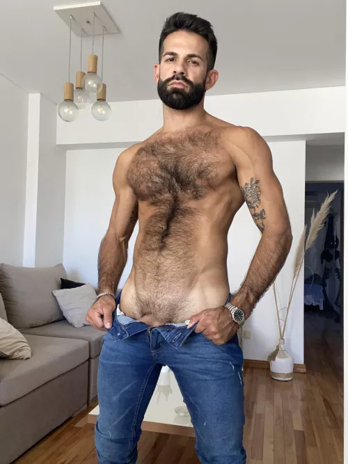 
Does hairless skin show muscle definition better?  by Mauri_Maori