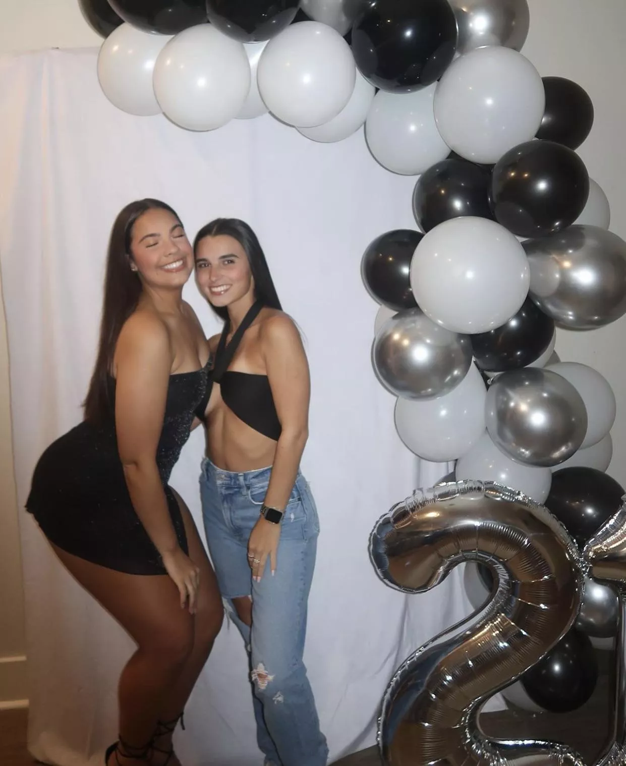 Dress or jeans [2] posted by tennisa_zelal