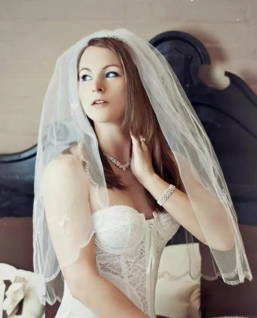 From a bridal photoshoot I did. 🥰👰🏼‍♀️ posted by Far_Understanding_44