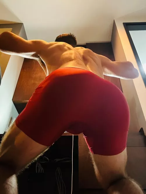 Get weak for my glutes by Hstud97