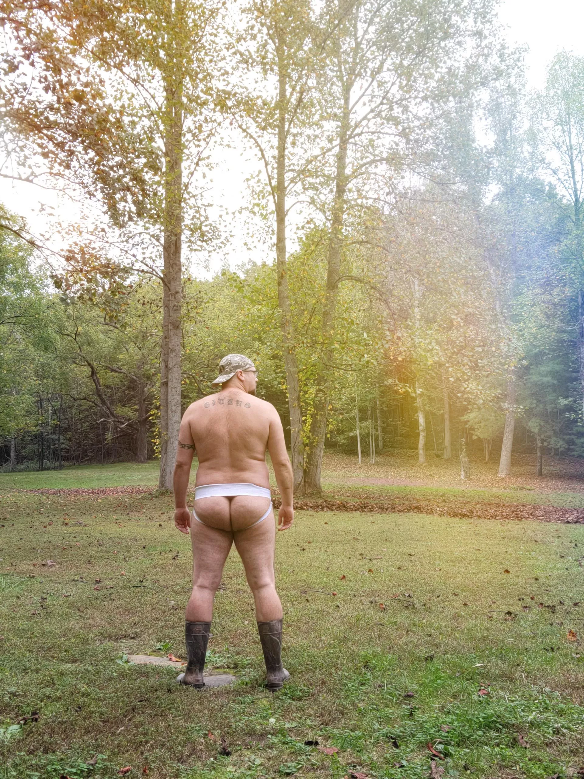 Hanging in my backyard posted by Fatexdancer2