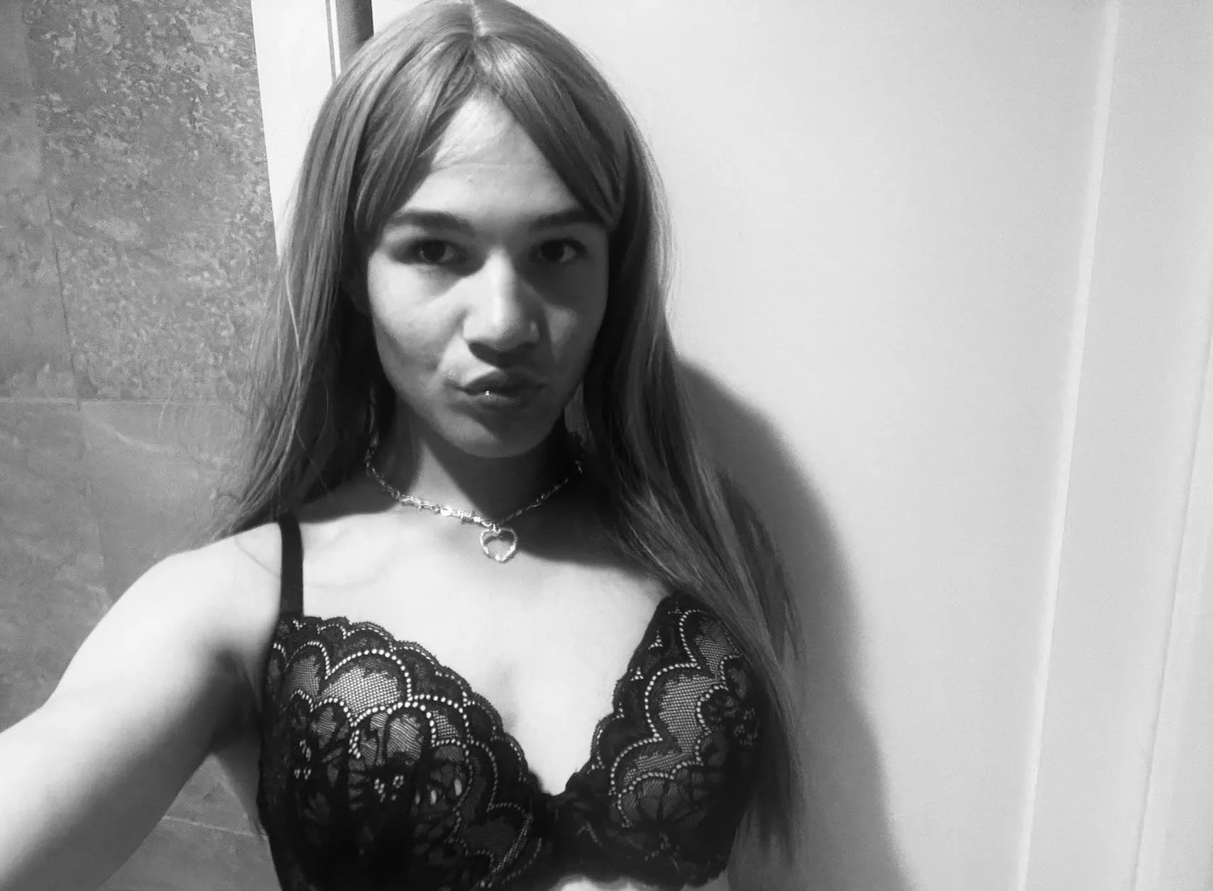 Happy in my bra ✨ posted by BellaWillisxx