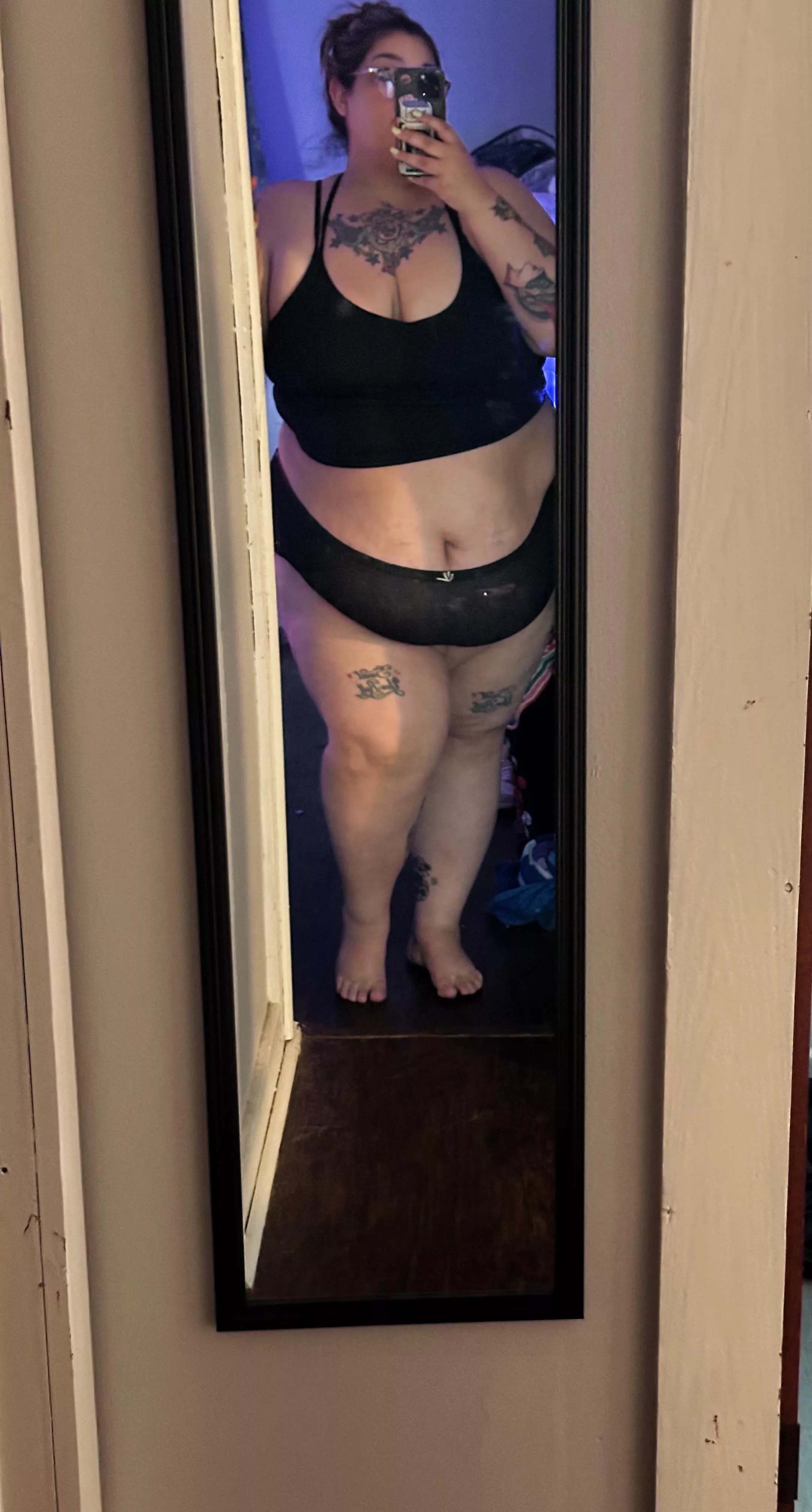 Happy Monday 😚 posted by sinnamon-dulce