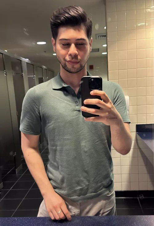 Hope the start of everybody’s week is going well 👋🏼 by Miguelitojpg