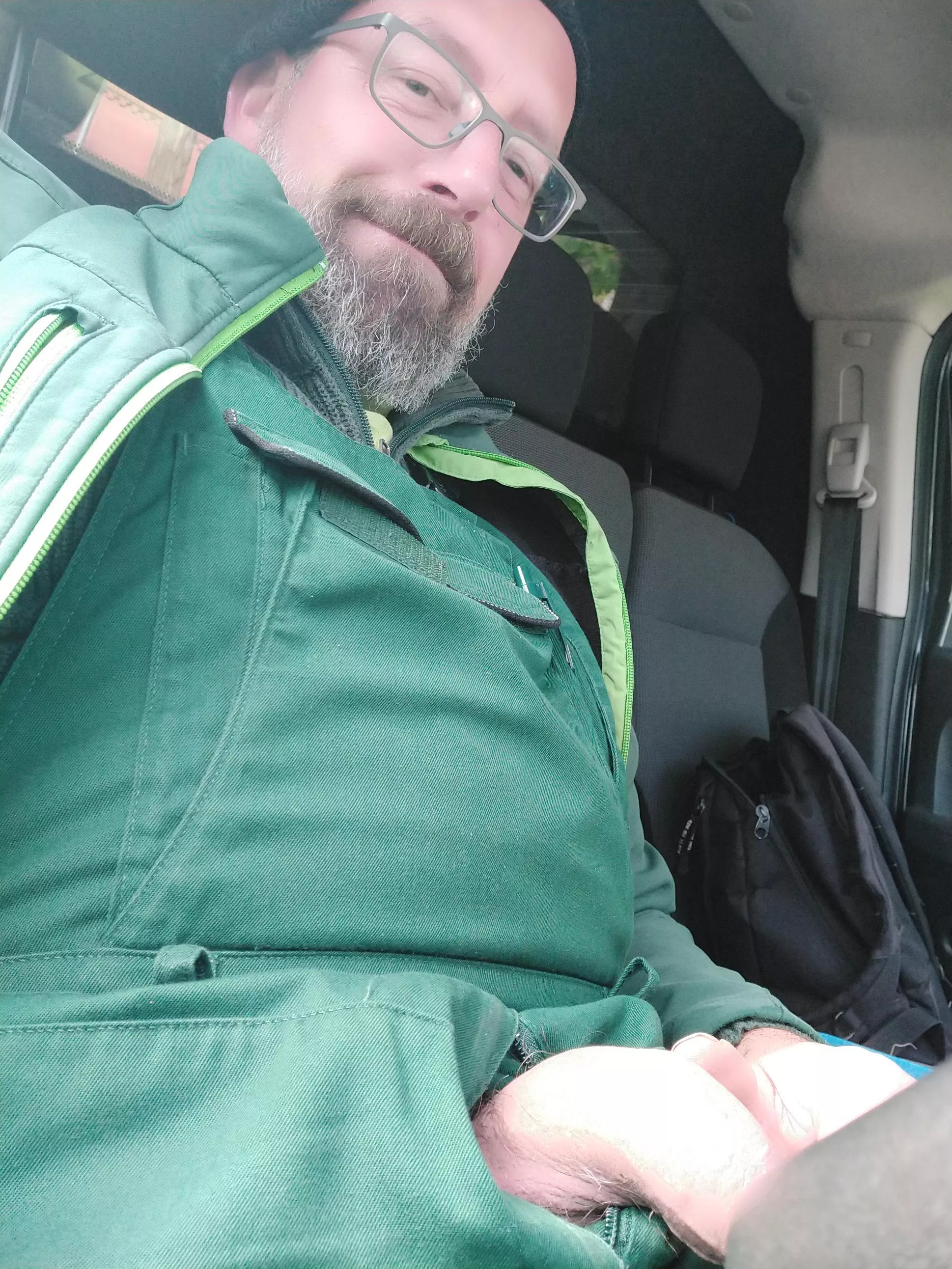 Horny at work , need help 😜 posted by chodaddy1