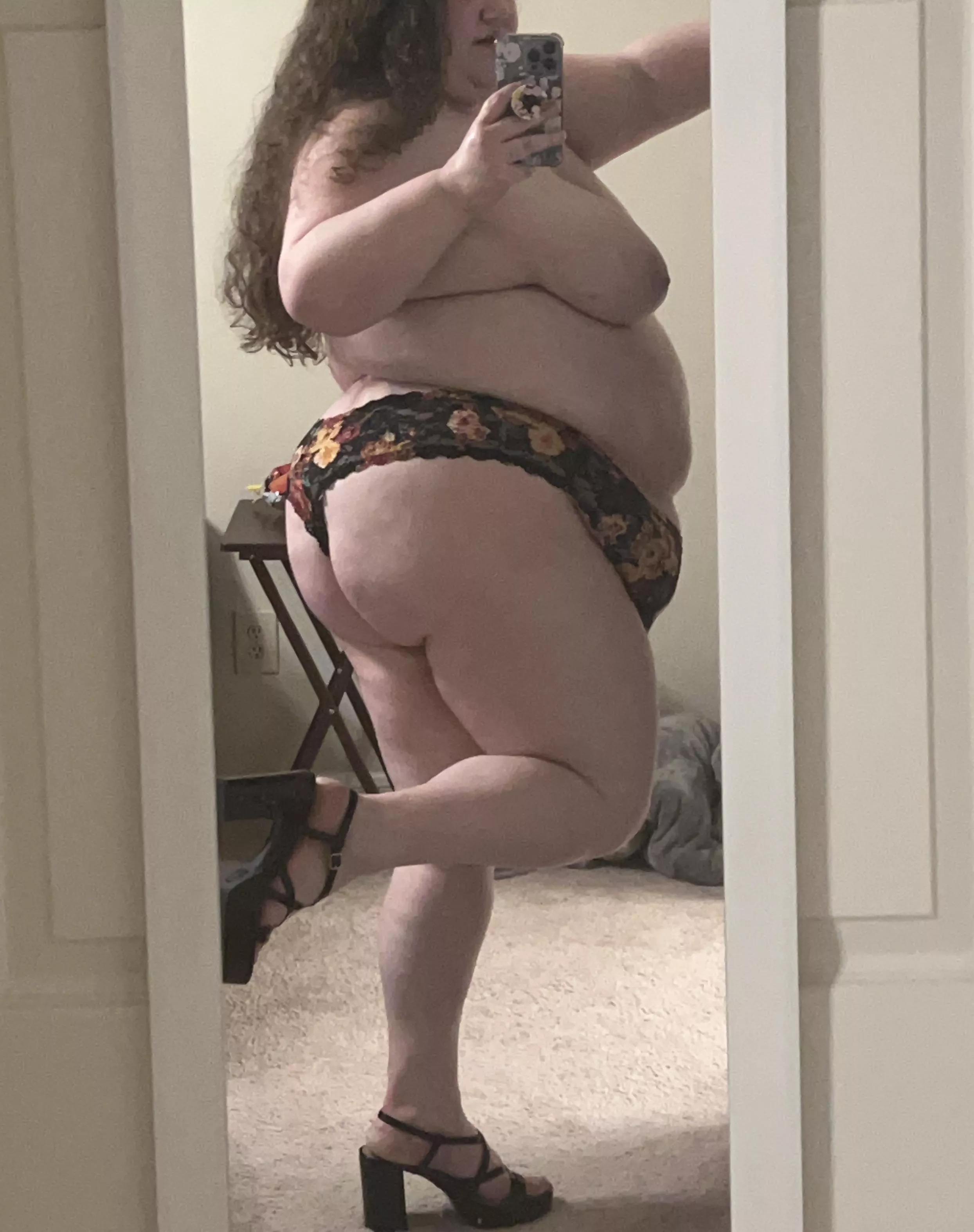 I can’t sleep, but I can think of a way for you to tire me out posted by arealhandful