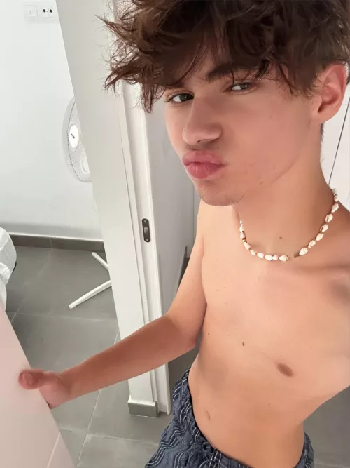 I get a lot of pleasure from being the receiver in sexual activities(19yo125lbs) by SpicySisterxo_