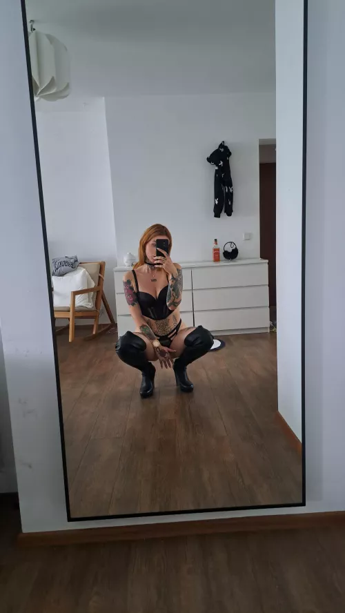 I know the collar is the first thing you noticed by SouthPatiences