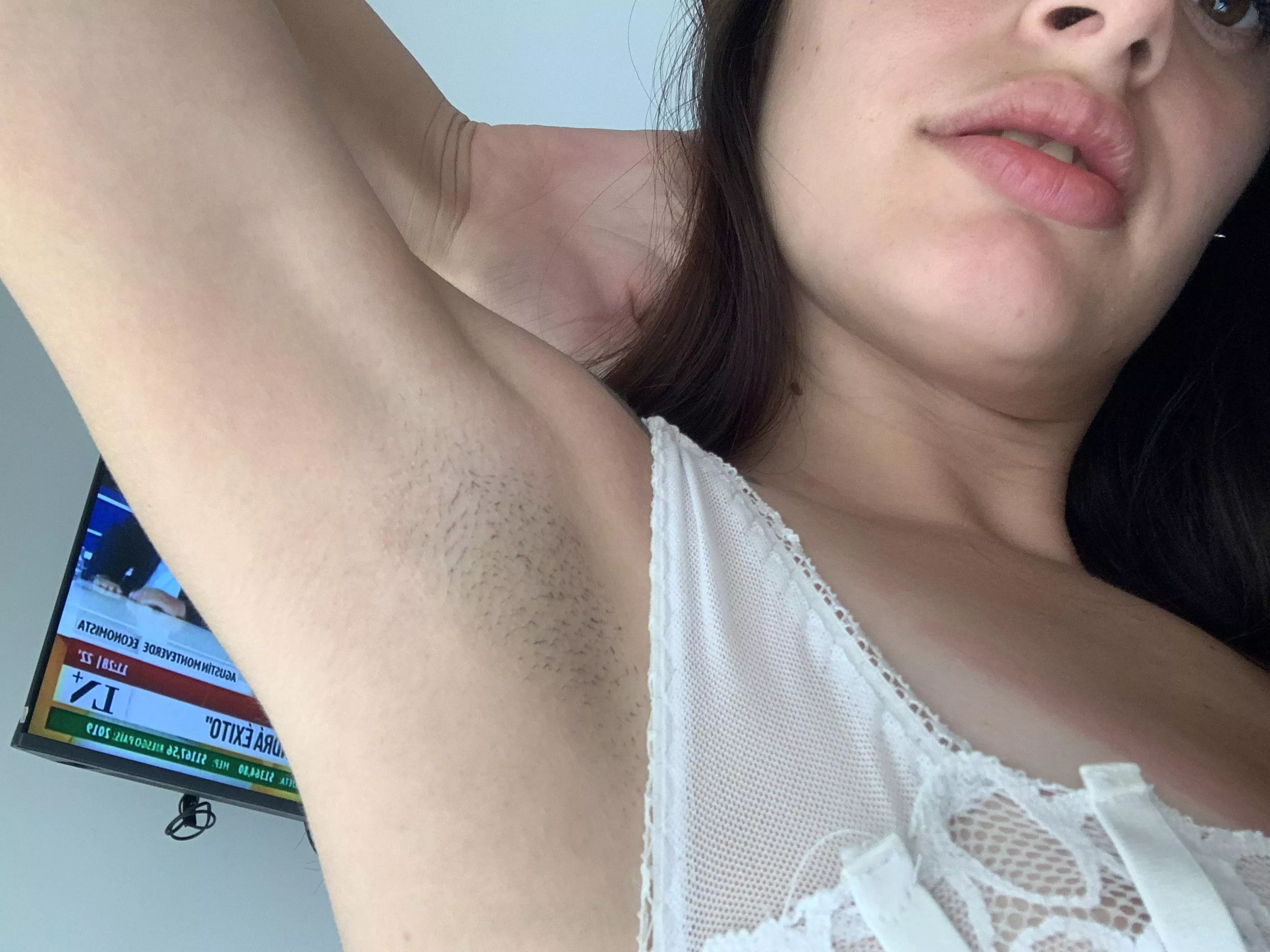 I know you can smell my armpits  posted by julijulibb