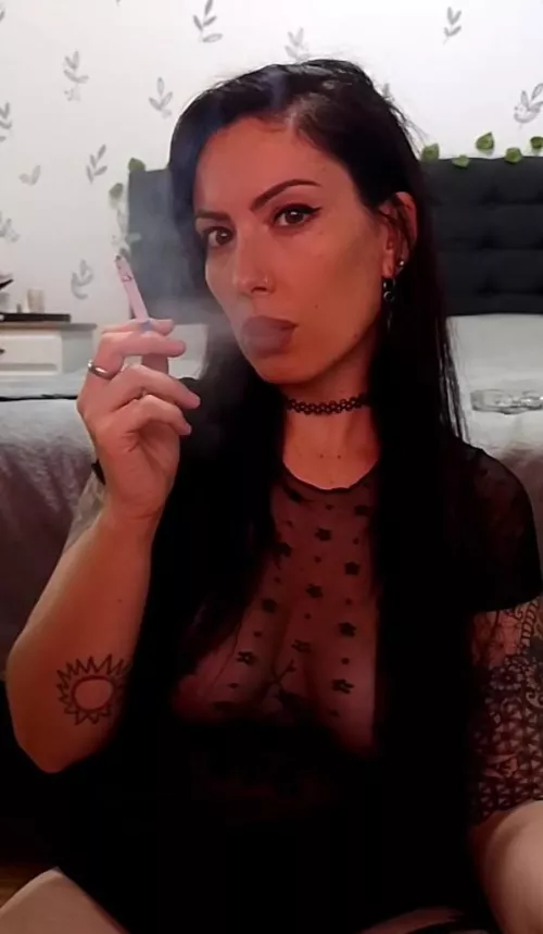 I love smoking after messing around by ninalatinacrush