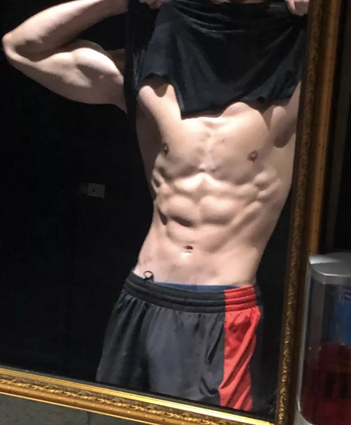 Looking to get my abs kissed by a cutie asap ;) posted by TheeGuyDerek