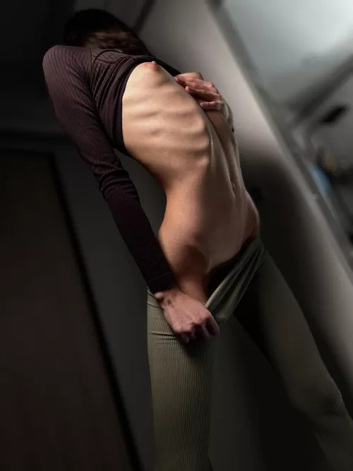 My body is screaming for touch by la_skinny