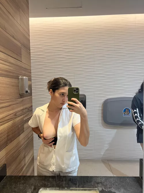 My coworker friend was watching noone would come hahaha by kirmn02