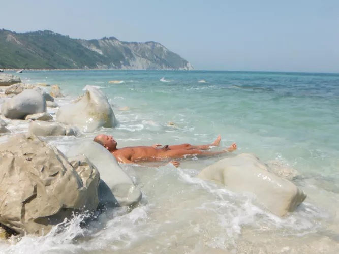 Portonovo / Ancona  by ImaginaryExchange816