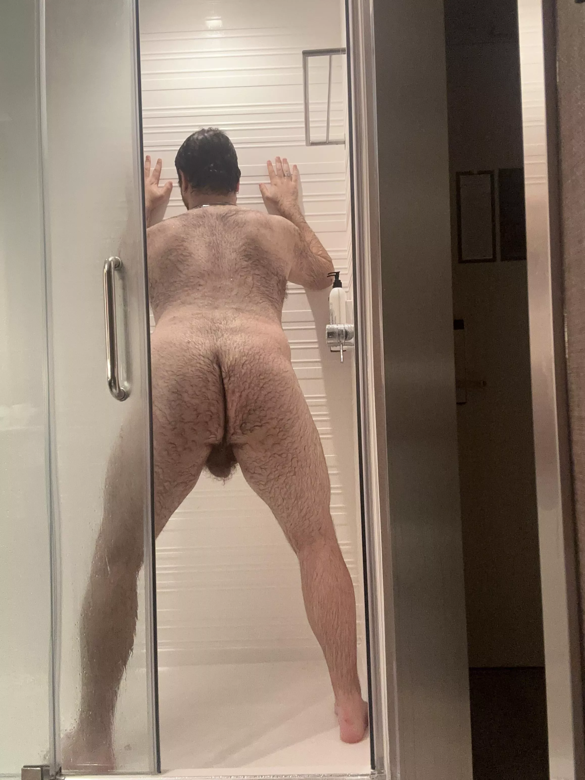 Press me up against the shower wall and pound me 🍑😈 posted by hollyveryjolly