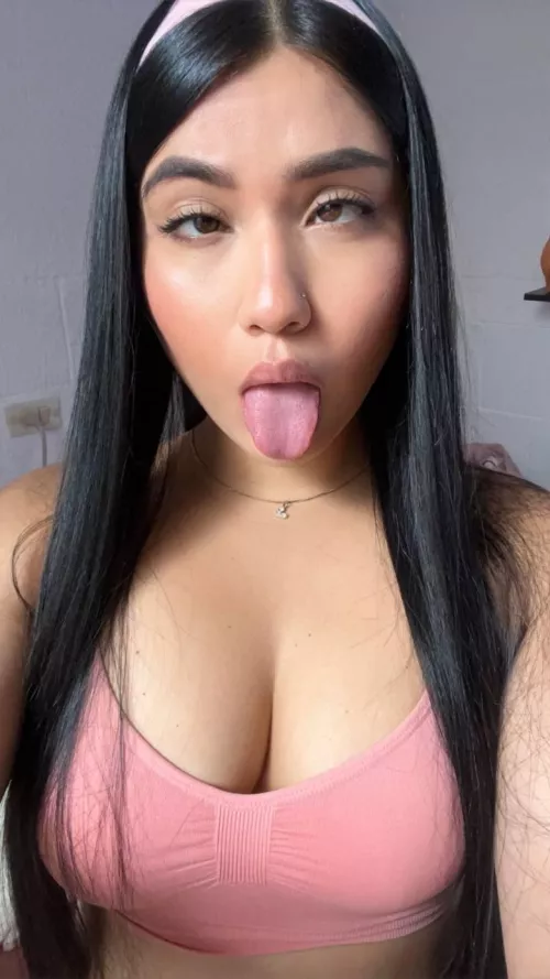 put your cock between my tits and cum on my bra by emilybabygg