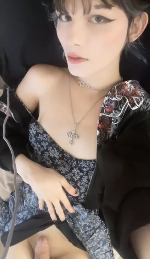 Say Hi if you’d Suck me quick by Brocken_Hearte