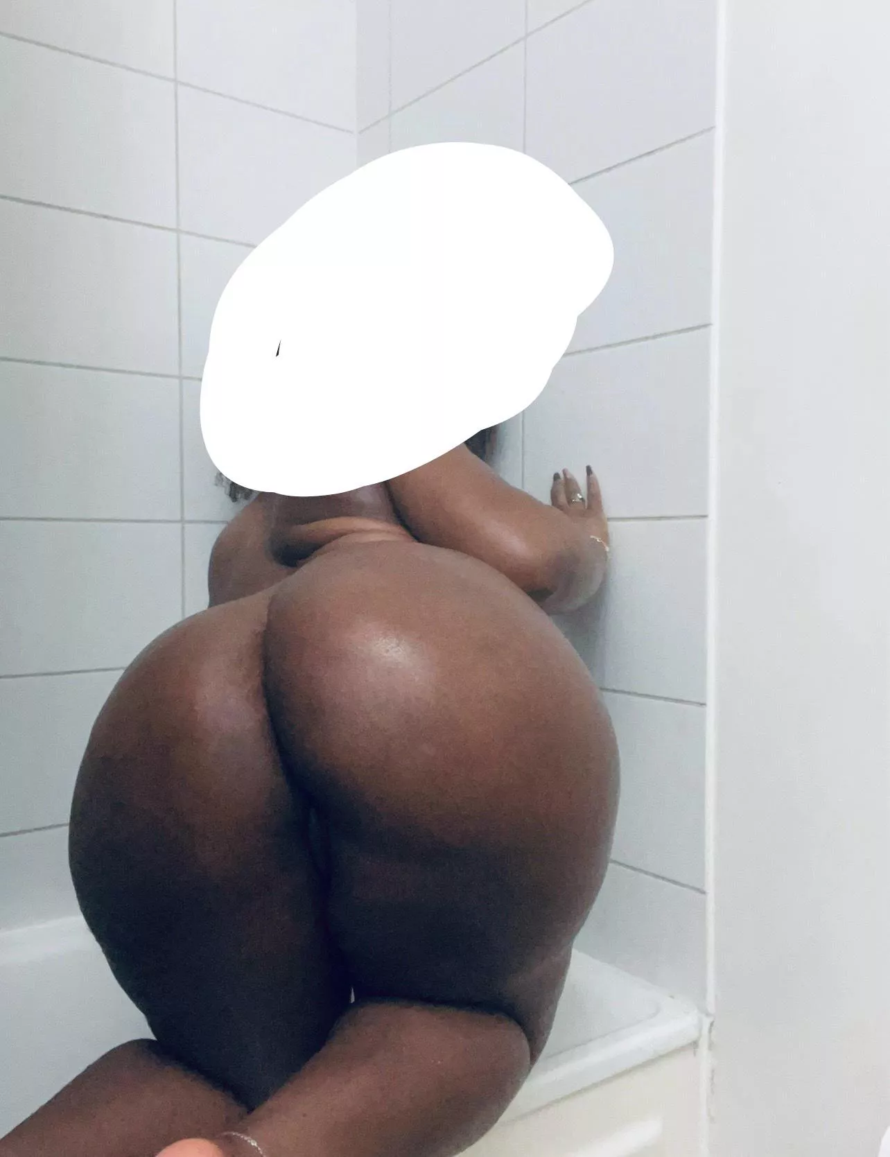 Showing off my chocolate ass 😜 posted by MissRoxy00