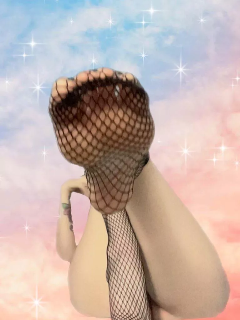 sit down and worship me tonight  posted by itstofuprincess