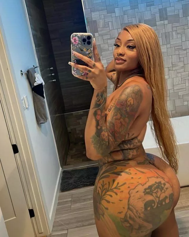 Thick and tatted 😛💦💦🍑🍑 posted by Disastrous_Leave_727