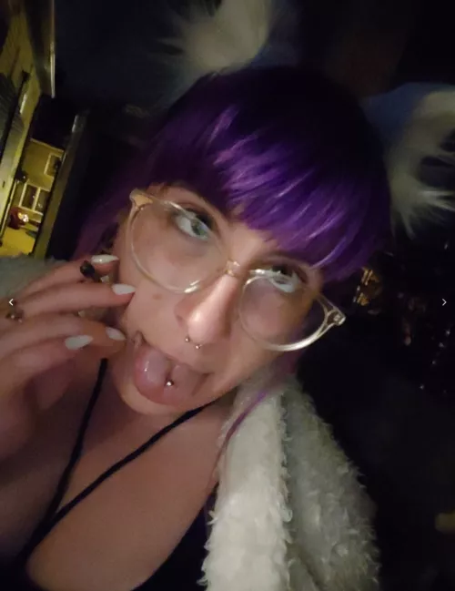 Use this mouth as your personal fuck toy.  by maidennnnnn