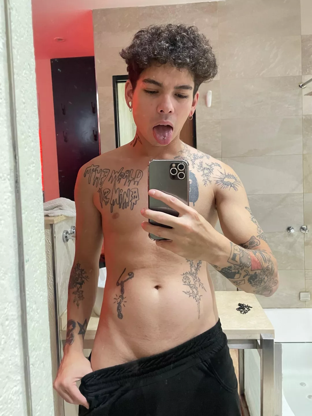 we can look closer posted by soramurasaki1