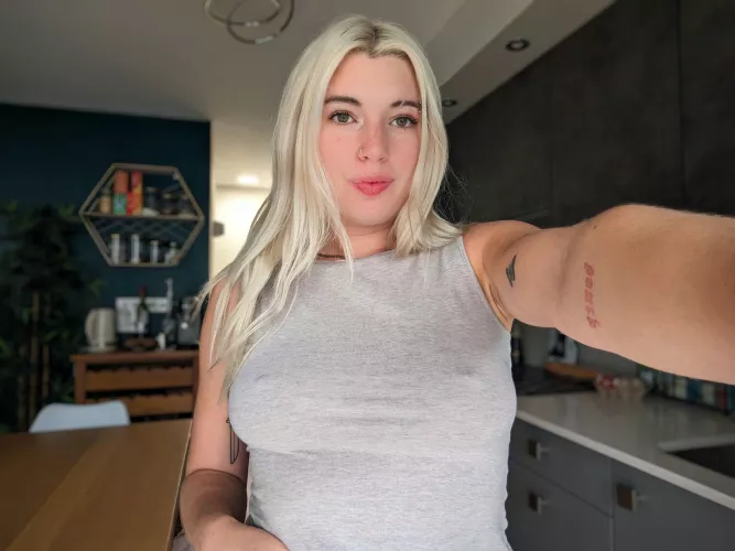 what are you staring at? by zoedelvey