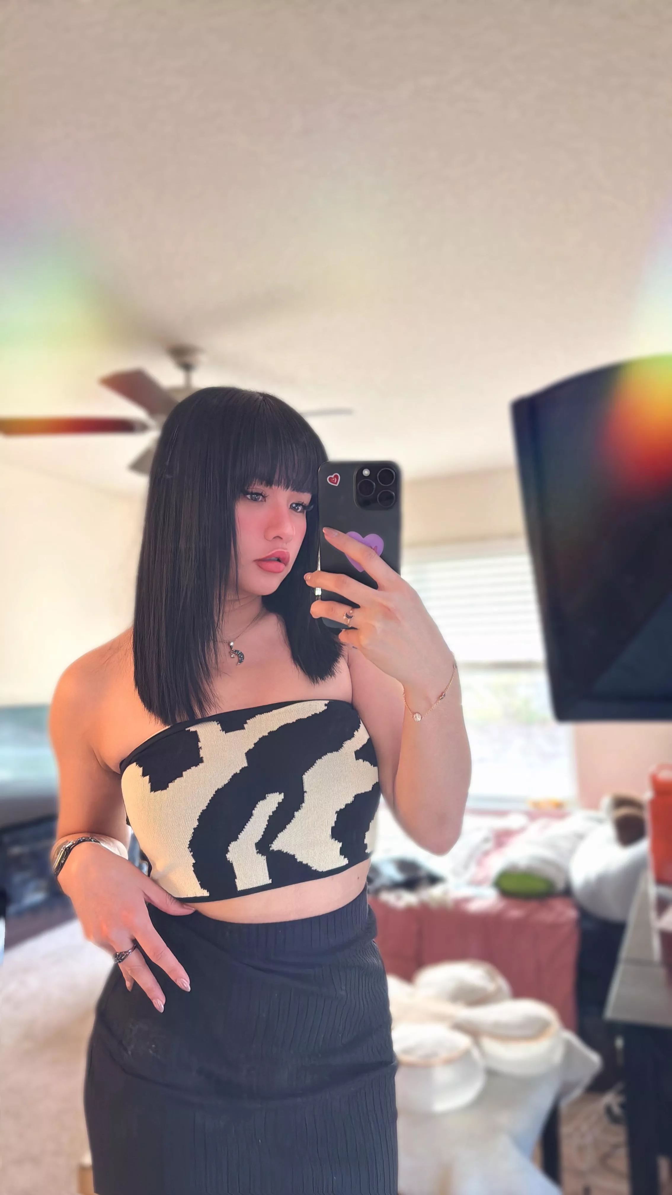 Work clothes selfie posted by BunniiiWaifu