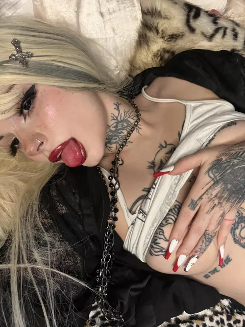 Would you date a girl with a pp? by Mantasticles