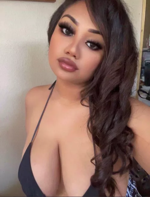 you think i’m pretty? 🙈 by sweetestbadg