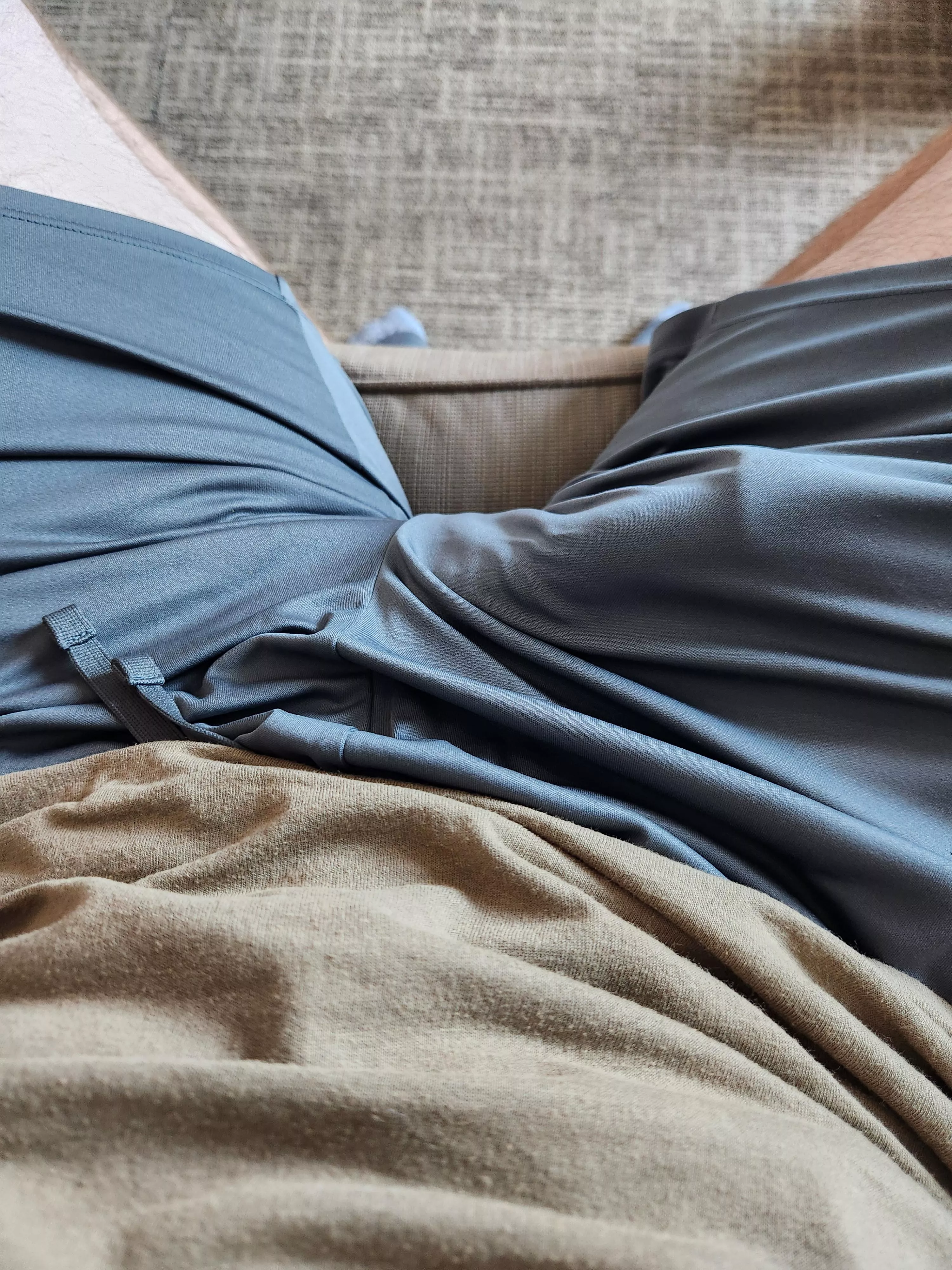 [32] bored in a hotel room again.  Anyone lend a hand, or more? ;) posted by fun_diy_guy