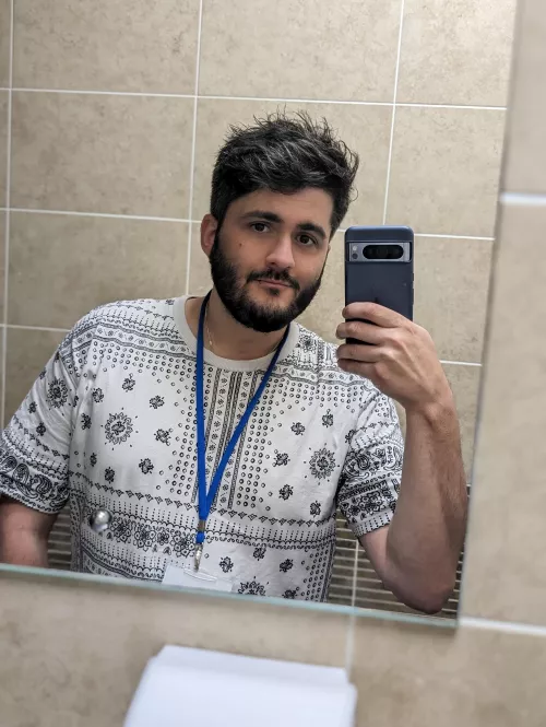 33 UK anyone wanna playing league of legends or destiny 2 with me? 🥹 by RealisticlyCalmGamer