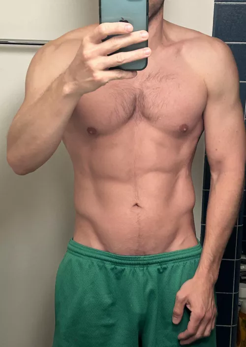 42 - Married suburban dad who is 95% straight but Reddit makes 5% of me gay LOL. Hit me up with ASL for snap. by Altruistic-Fudge2239