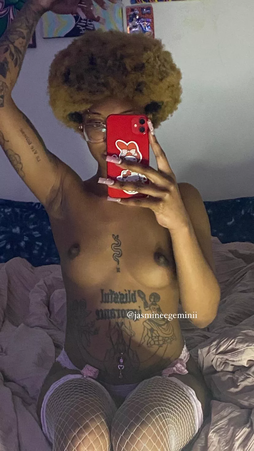 are you into natural girls?  posted by jasmineegeminii