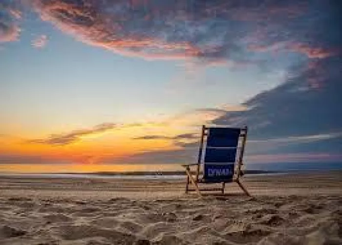 Beach daze and summer haze. by ssfinoss